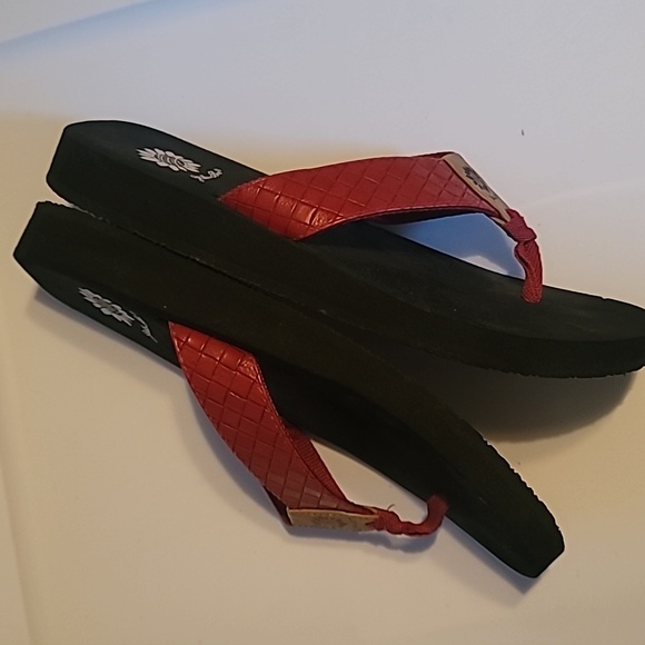 Yellow Box Sandals - Picture 3 of 5